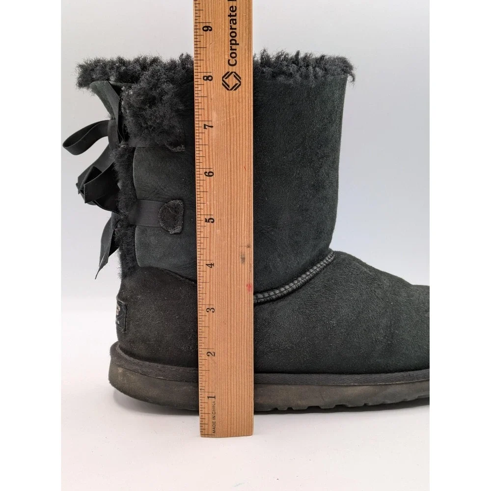 UGG Australia Bailey Bow Boots Womens 6 Gray Sheepskin Suede Winter